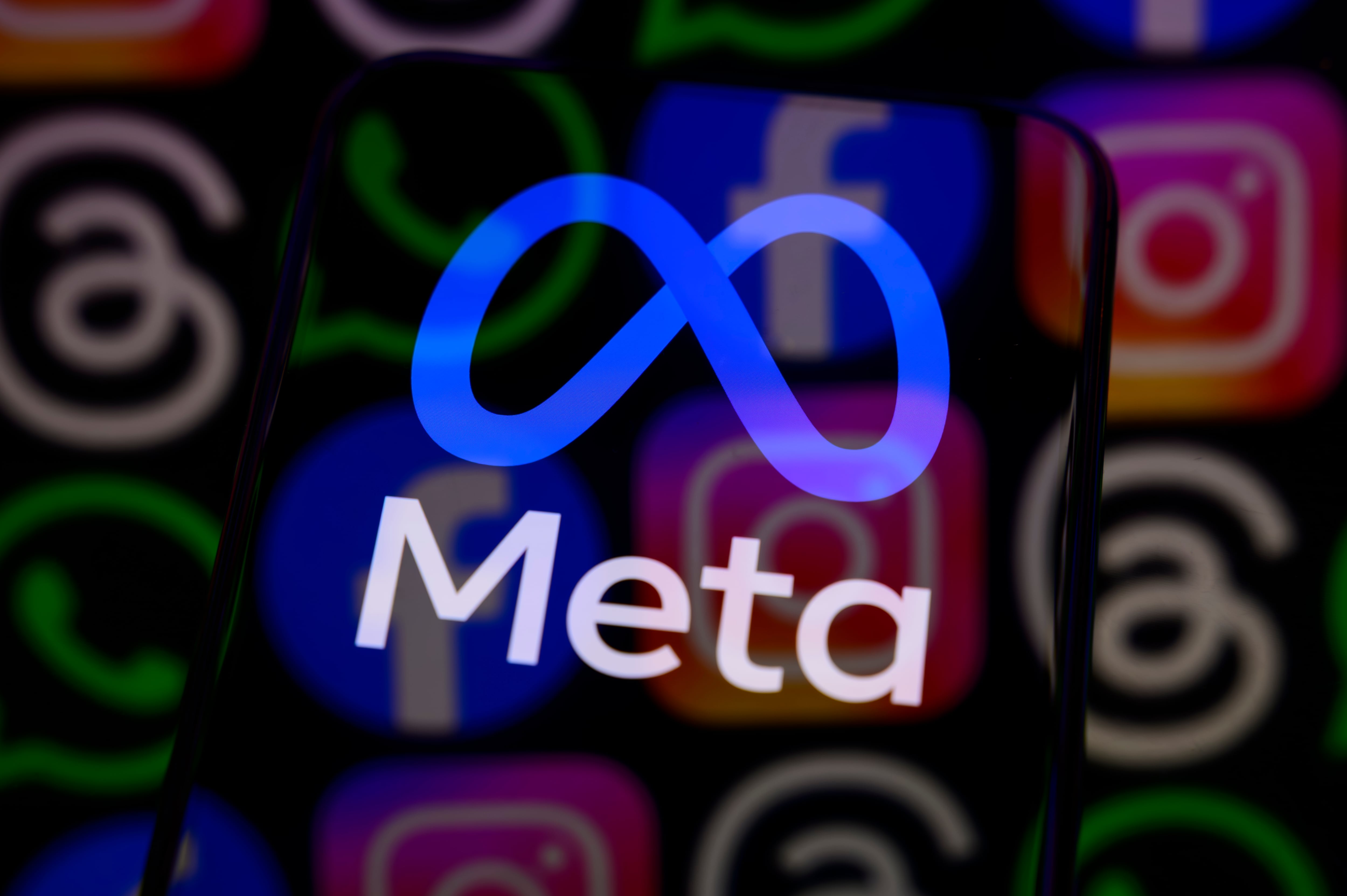 Meta implementa suscripciones en sus plataformas principales